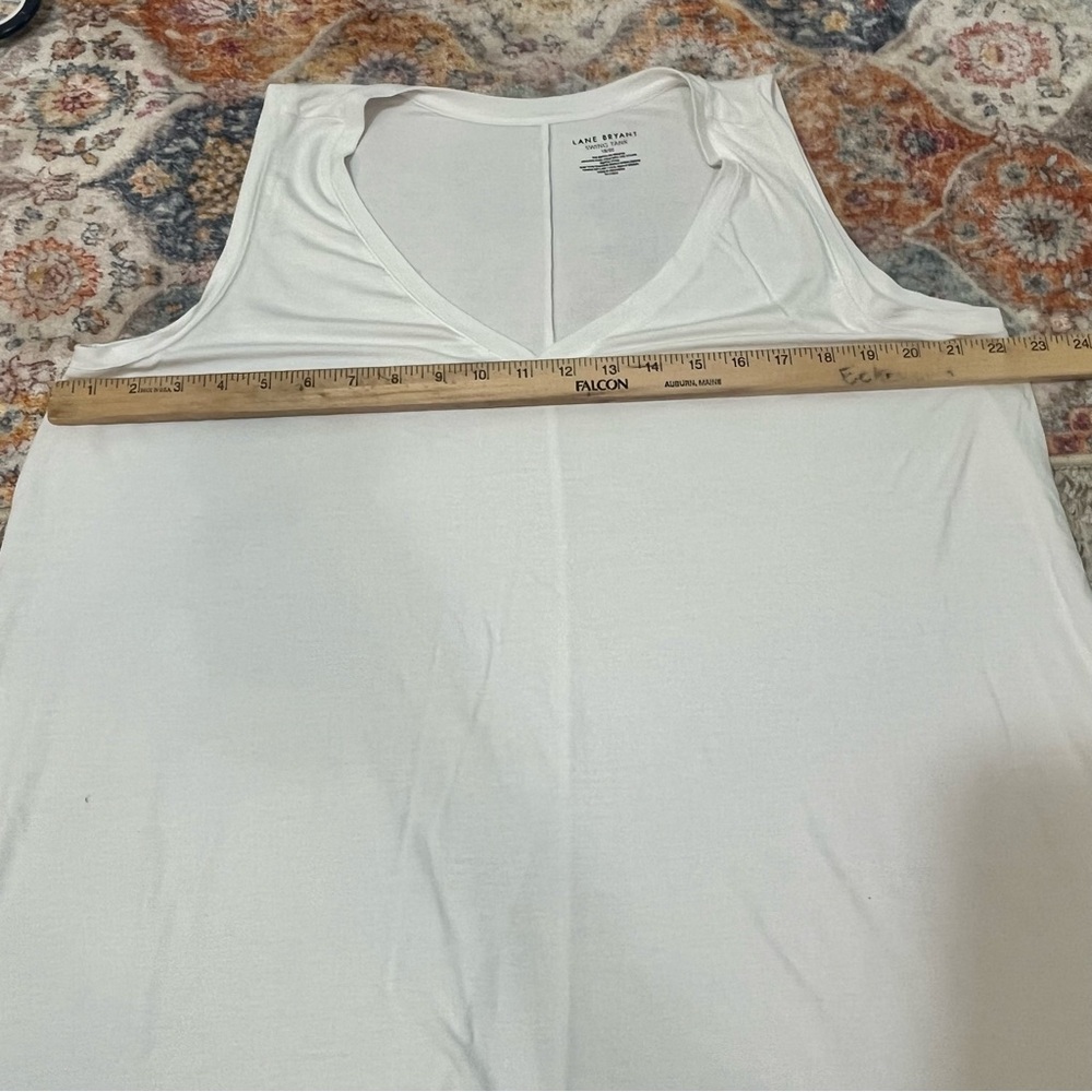 Lane Bryant White V-Neck Sleeveless Tank Size 18/20 Swing tank like 🆕 - Picture 3 of 6